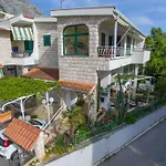 Komfortable Mit Balkon By Interhome Apartment Makarska