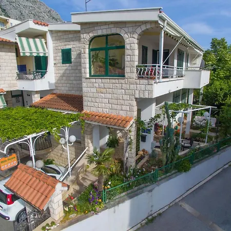 Komfortable Mit Balkon By Interhome Apartment Makarska